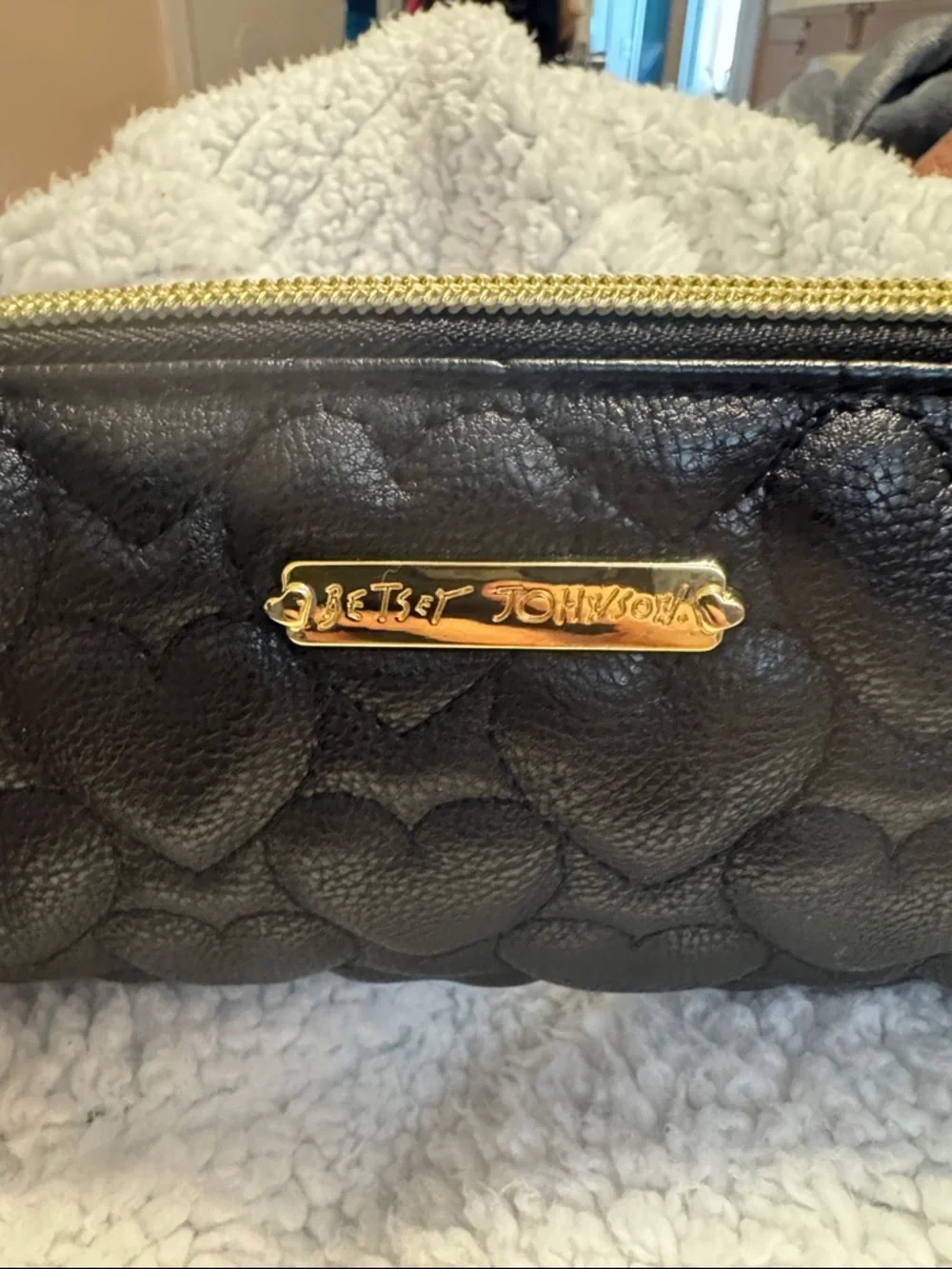 Betsey Johnson Black Quilted Heart Cosmetic Pouch with Wrist Strap - Picture 2 of 9